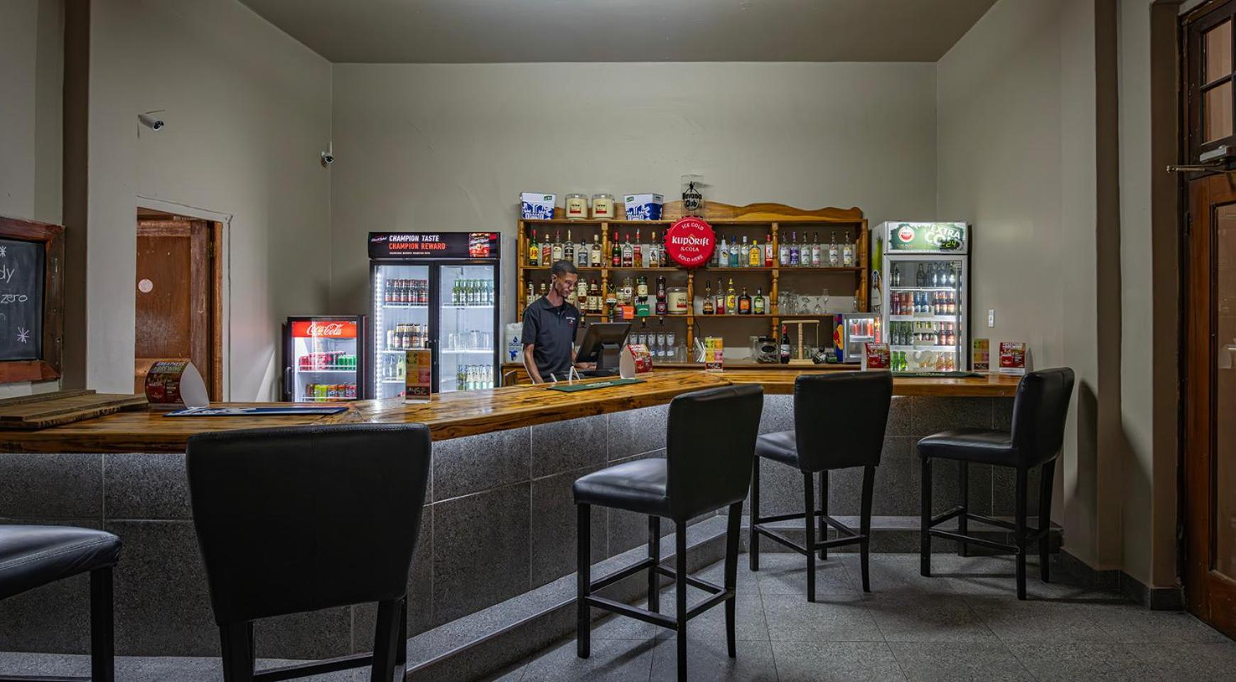 Calvinia Hotel מראה חיצוני תמונה