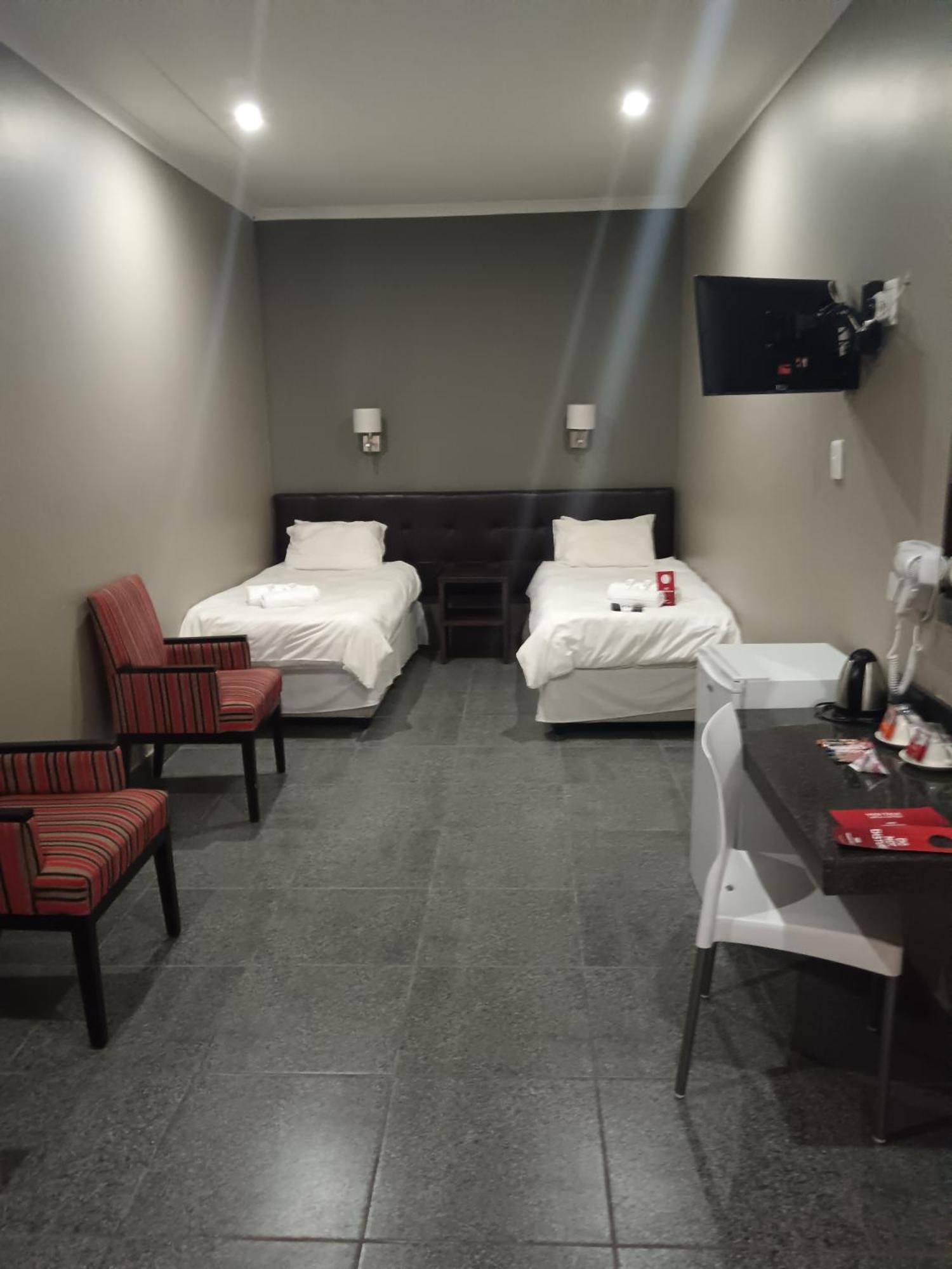 Calvinia Hotel מראה חיצוני תמונה